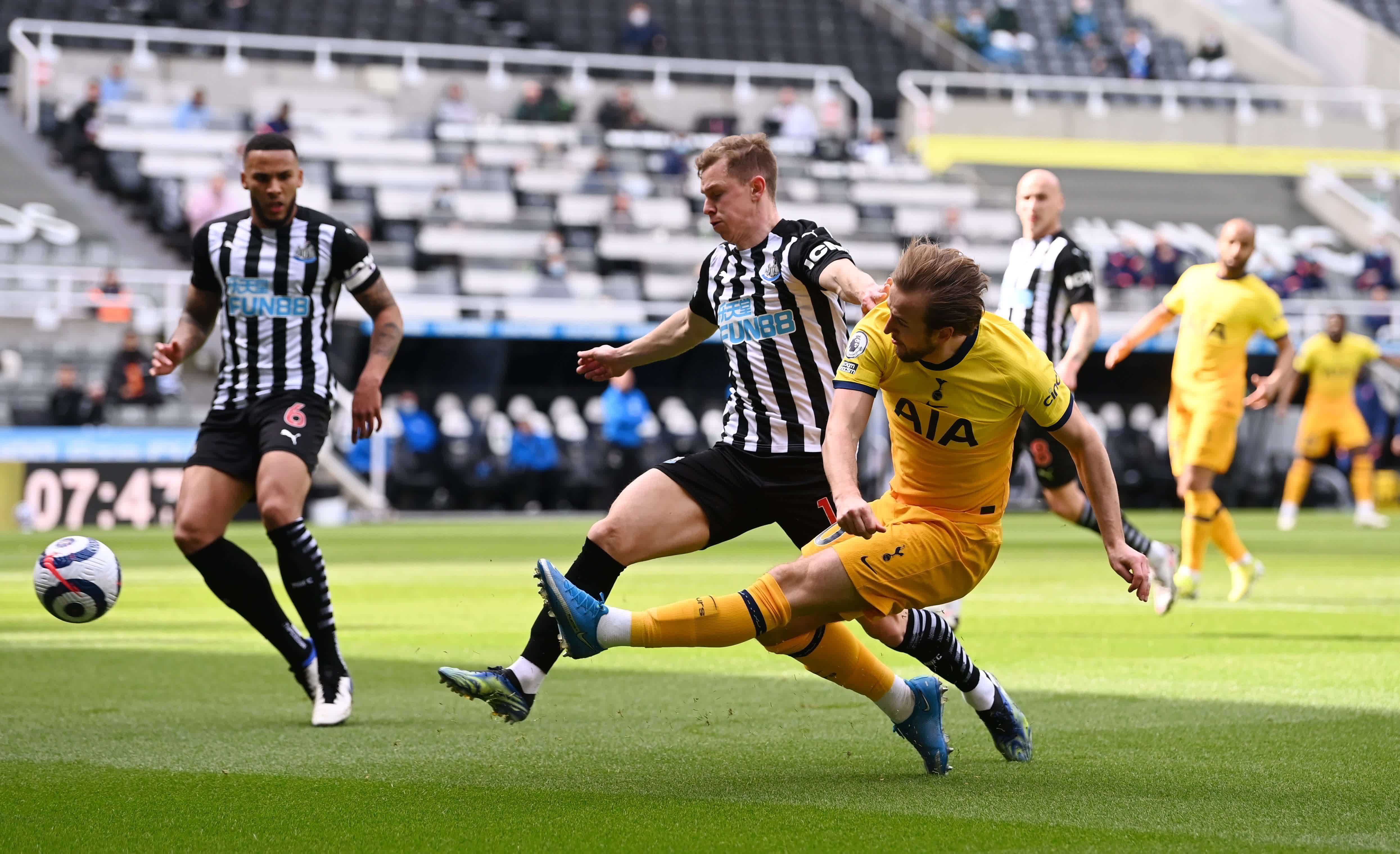 球员同场竞 球员同场竞